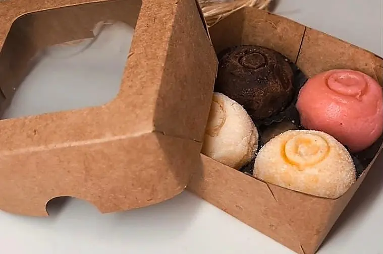 Caixa de brigadeiros gourmet para presentear, da brigaderia L.P no Guarujá